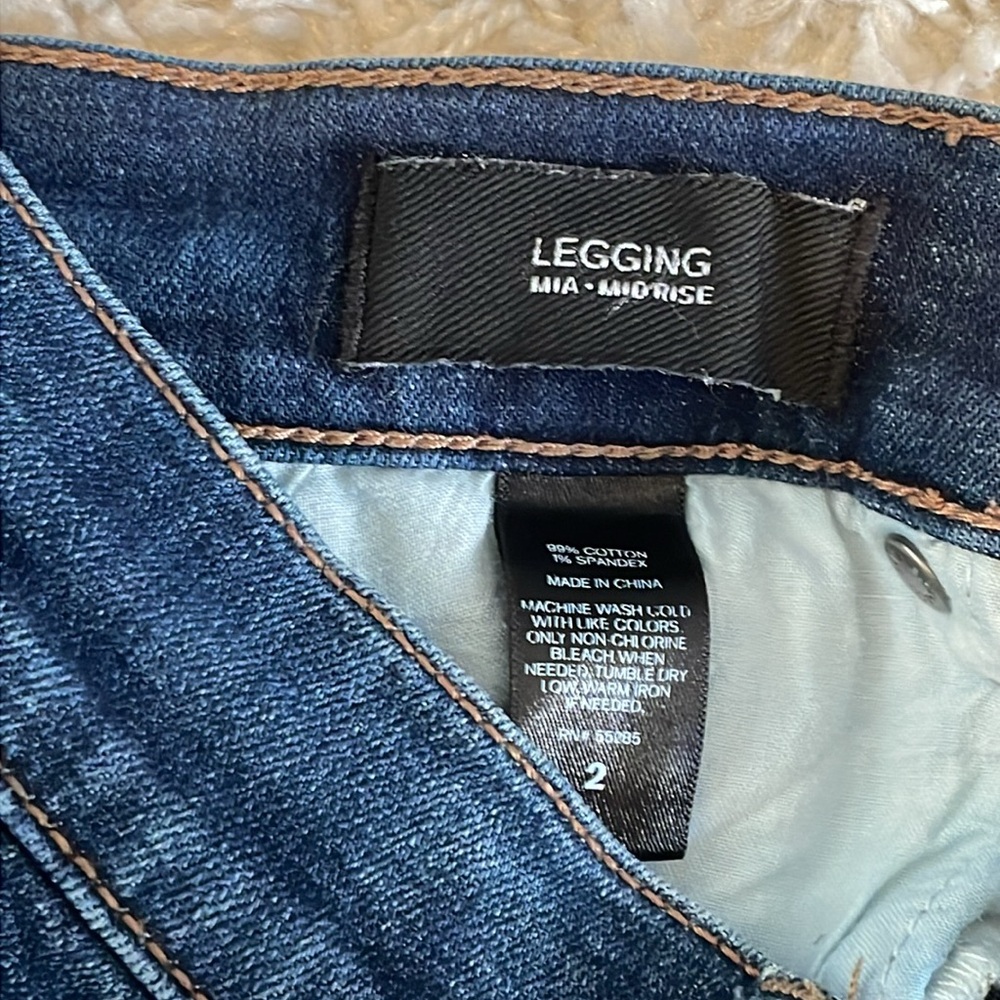 Express Distressed Mid Rise Jeans - Picture 3 of 3
